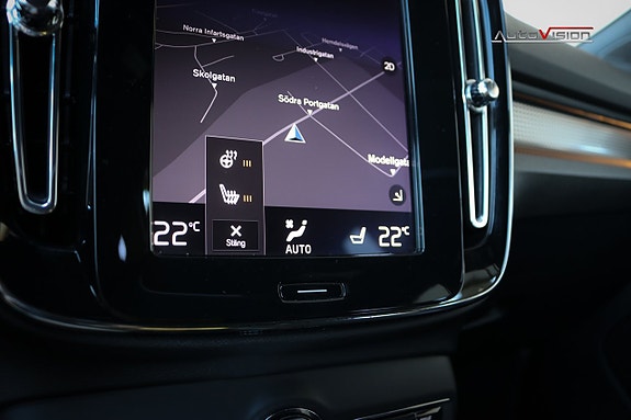 Volvo XC40 13 of 30