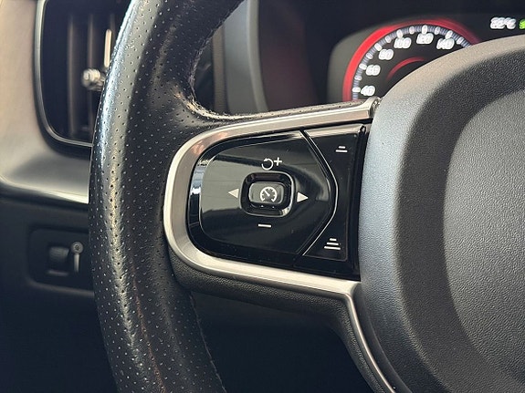 Volvo XC60 17 of 25