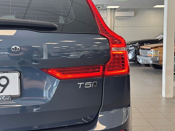 Volvo XC60 25 of 25