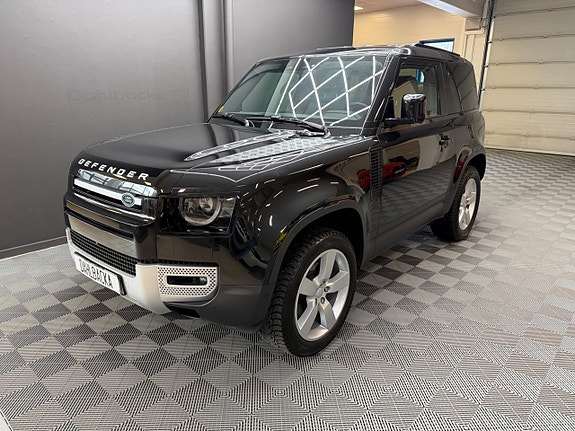 Land Rover Defender 90 2 of 12