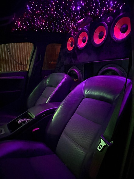 Volvo V70 6 of 8