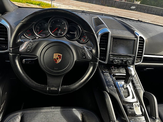 Porsche Cayenne 8 of 11