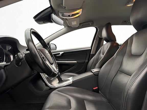 Volvo V60 Cross Country 9 of 26