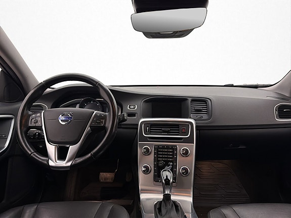 Volvo V60 Cross Country 15 of 26