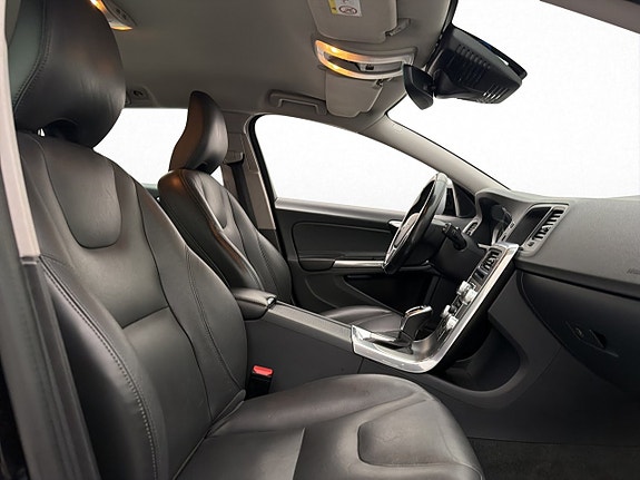 Volvo V60 Cross Country 11 of 26