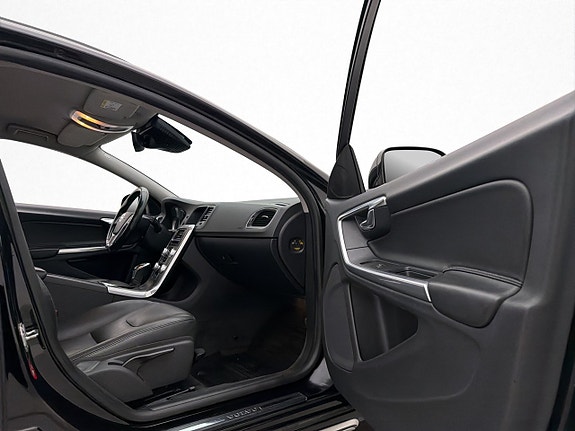Volvo V60 Cross Country 12 of 26