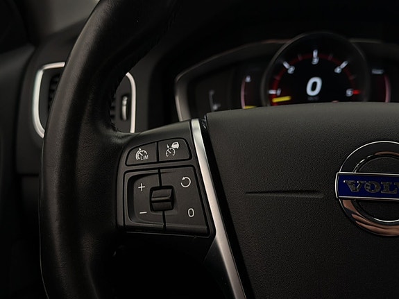 Volvo V60 Cross Country 17 of 26
