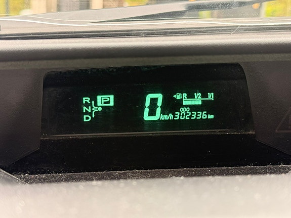 Toyota Prius 12 of 19