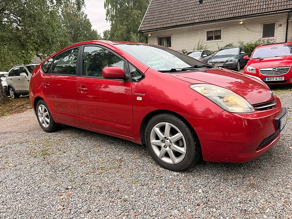 Toyota Prius 2 of 19