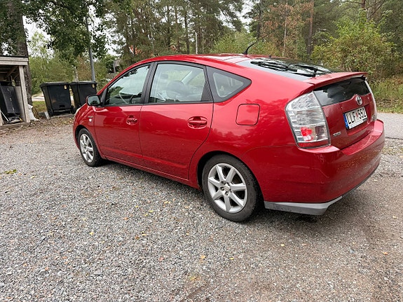 Toyota Prius 4 of 19