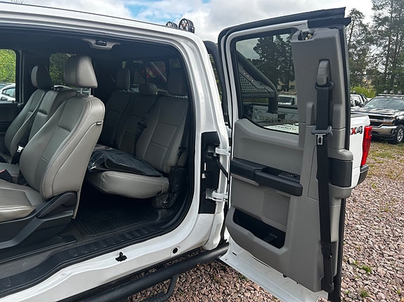 Ford F-250 13 of 25
