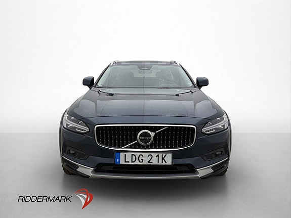 Volvo V90 Cross Country 2 of 30