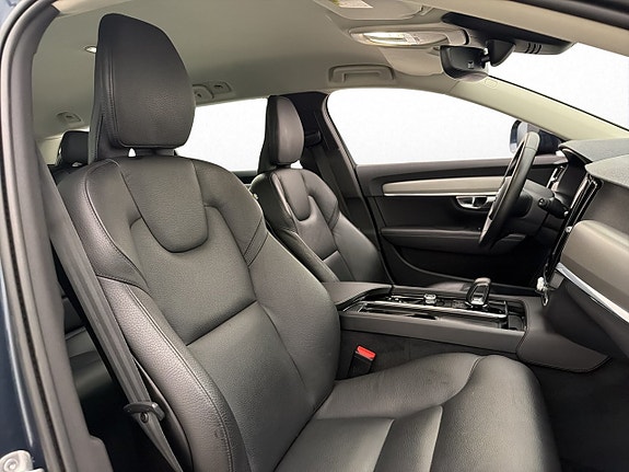 Volvo V90 Cross Country 10 of 30
