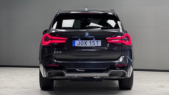 BMW iX3 21 of 22
