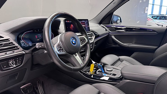 BMW iX3 7 of 22