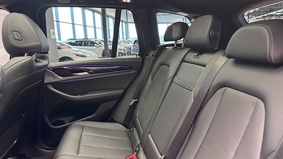 BMW iX3 10 of 22