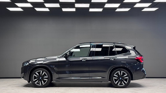 BMW iX3 6 of 22