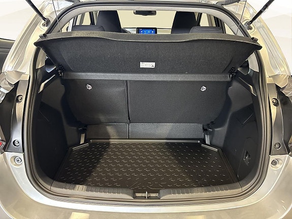 Toyota Yaris 13 of 19