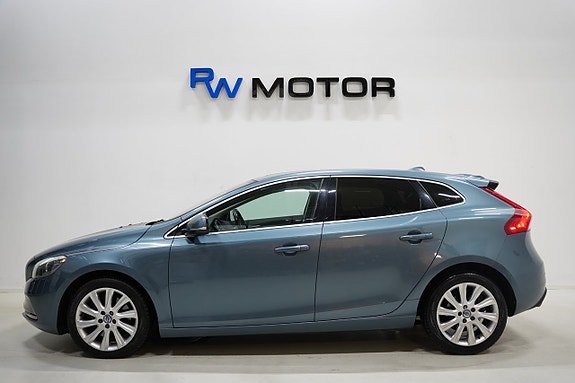Volvo V40 3 of 21