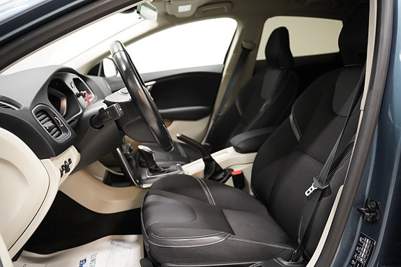 Volvo V40 7 of 21