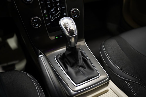 Volvo V40 13 of 21