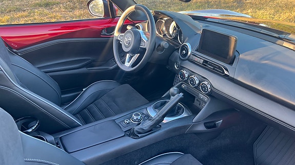 Mazda MX-5 5 of 9