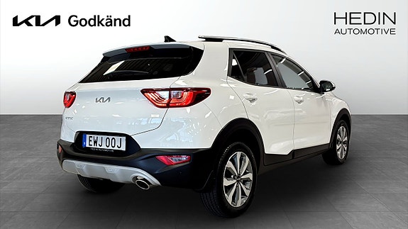 Kia Stonic 2 of 9