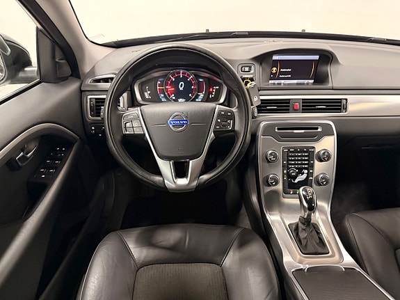 Volvo V70 15 of 30
