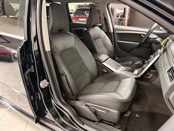 Volvo V70 13 of 30