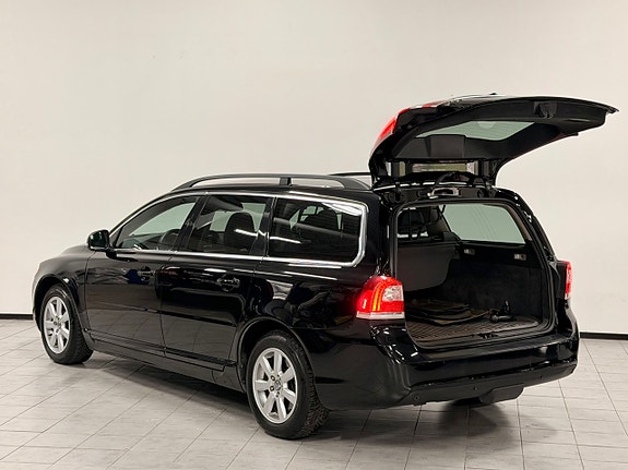 Volvo V70 7 of 30