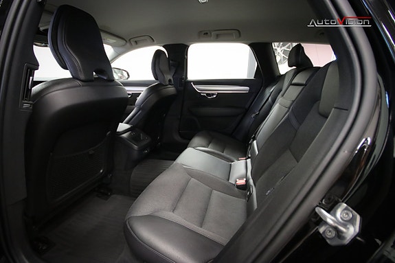 Volvo V90 24 of 30