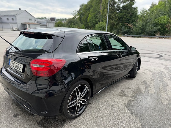 Mercedes-Benz A180 4 of 11