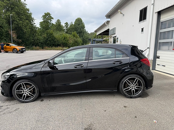 Mercedes-Benz A180 11 of 11