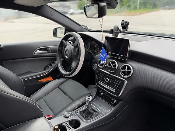 Mercedes-Benz A180 5 of 11