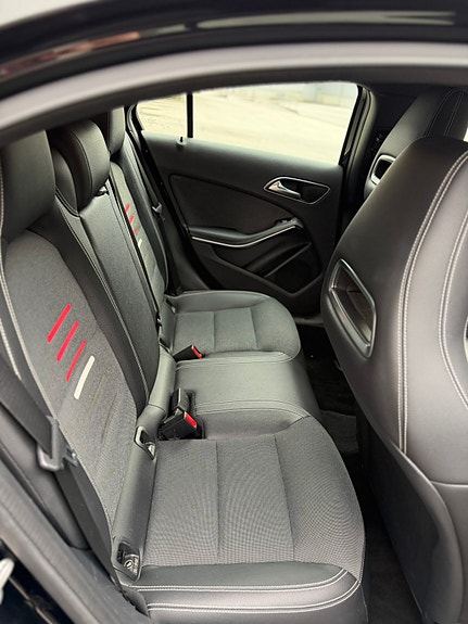 Mercedes-Benz A180 7 of 11