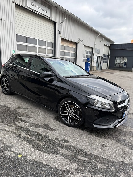 Mercedes-Benz A180 2 of 11
