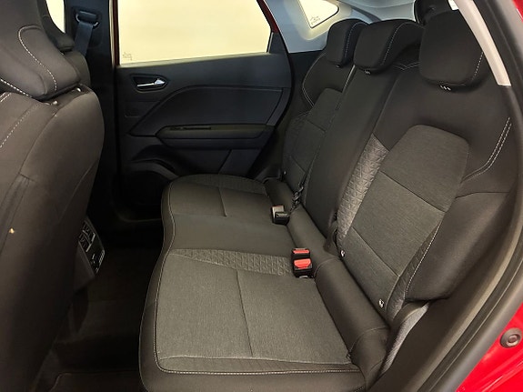 Renault Captur 10 of 16