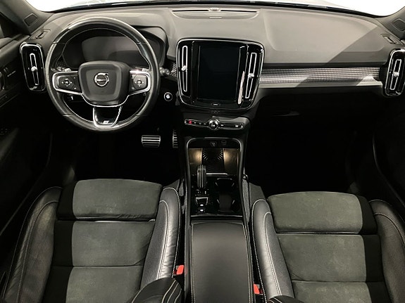 Volvo XC40 6 of 14