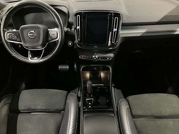 Volvo XC40 13 of 14