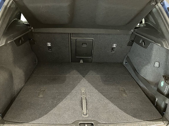 Volvo XC40 14 of 14