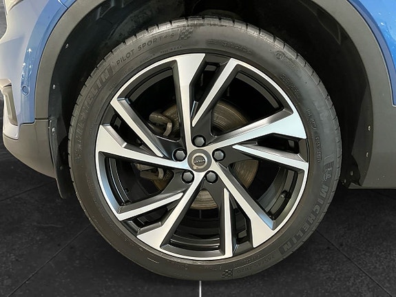 Volvo XC40 10 of 14
