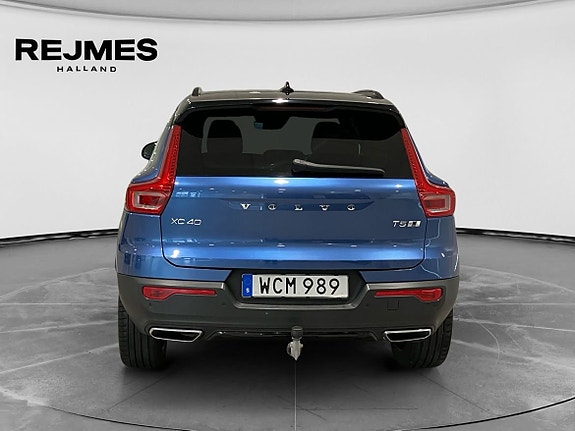 Volvo XC40 8 of 14