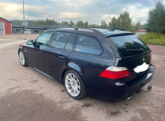 BMW 520d 2 of 4
