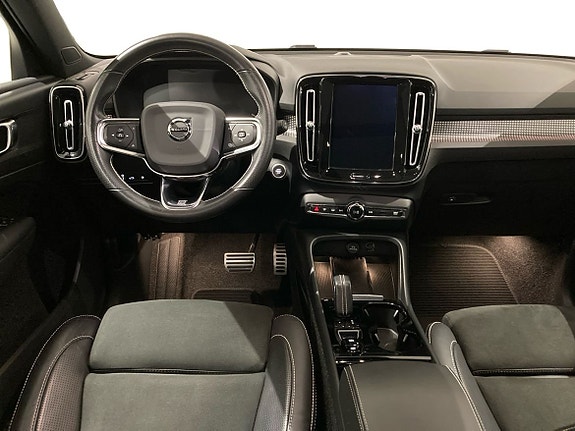 Volvo XC40 6 of 15