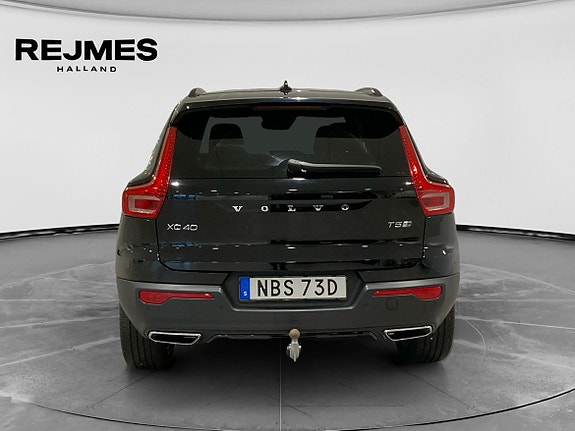 Volvo XC40 8 of 15