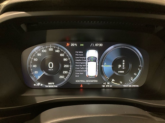 Volvo XC40 14 of 15