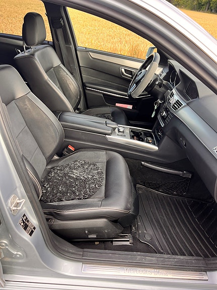Mercedes-Benz E350 3 of 6