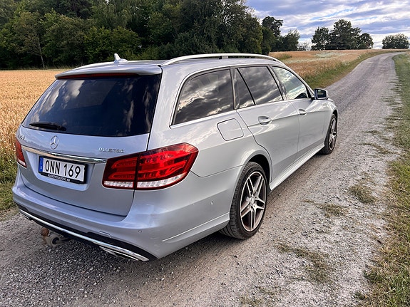 Mercedes-Benz E350 4 of 6