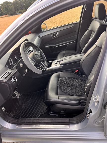 Mercedes-Benz E350 5 of 6