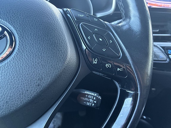 Toyota C-HR 18 of 21